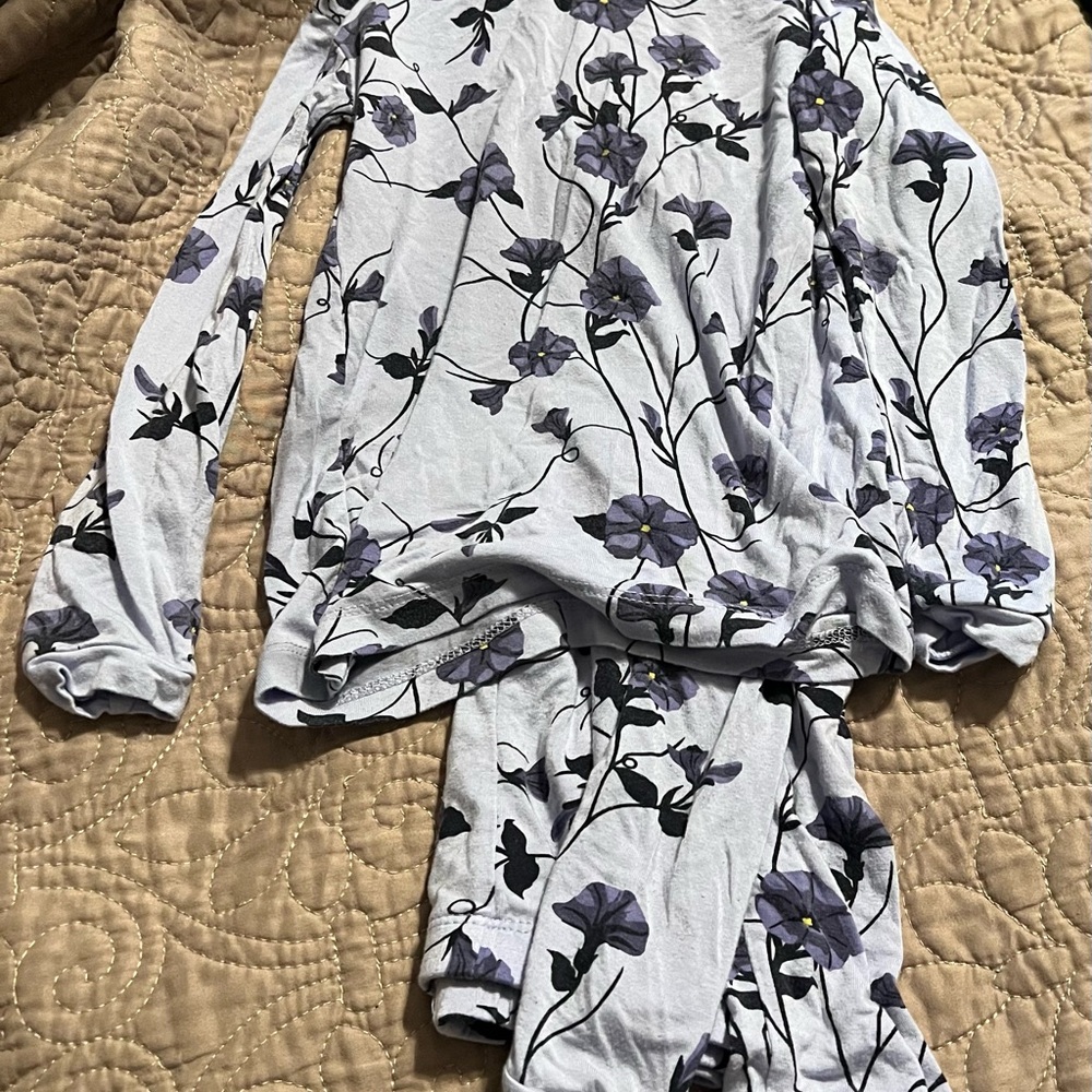 Kyte Baby long sleeve pajamas in Petunia, size 3T